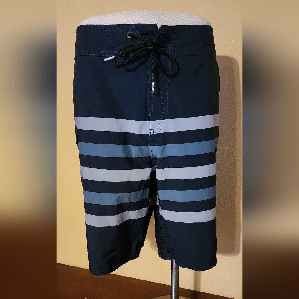 Volcom board shorts sz W 34 nwot.   CLB2